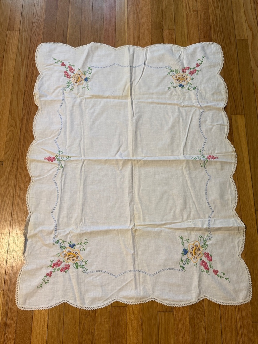 Vintage Handmade Linen Embroidered Flower Floral Table Tablecloth White 34x46